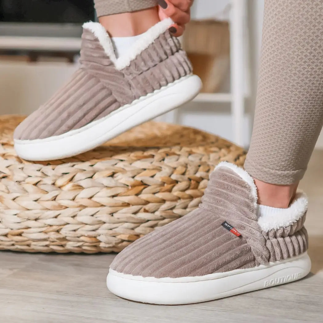 CosyPlush - Boutique Fluffy Slippers - TARHUS