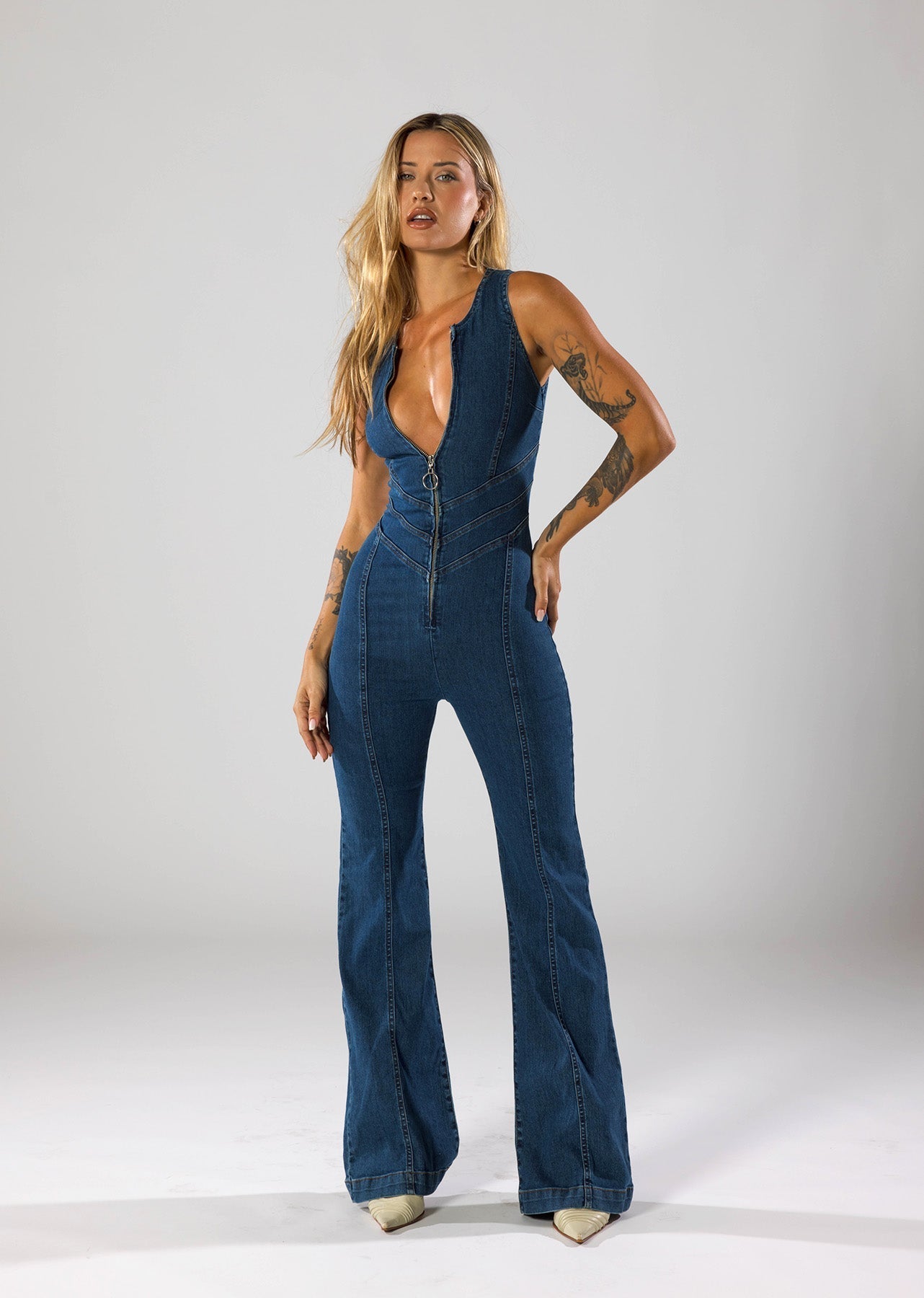 Heartthrob Backless Denim Jumpsuit – Flare-Leg One-Piece with Heart Cutout TARHUS