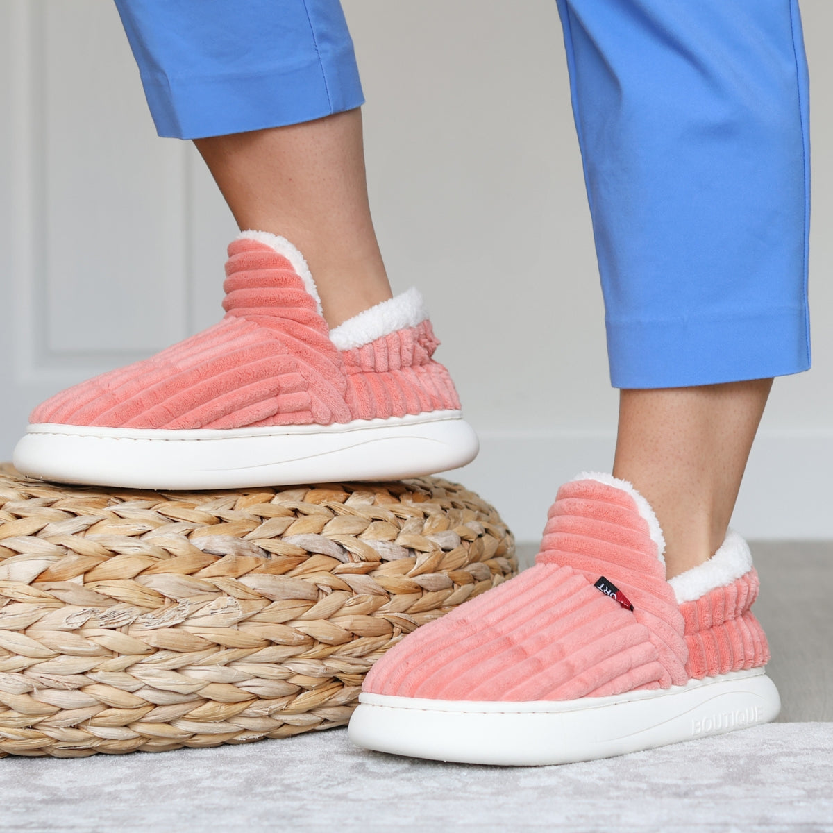 CosyPlush - Boutique Fluffy Slippers - TARHUS