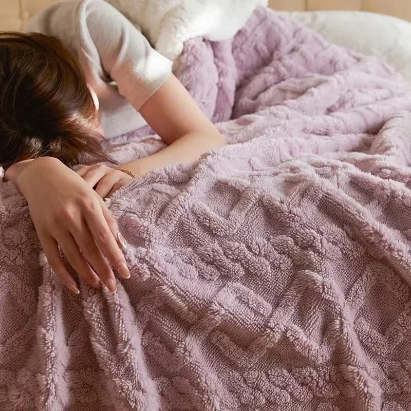 Premium Lambswool Winter Blanket – Ultra-Soft Wool Throw for Cold Weather Comfort - TARHUS