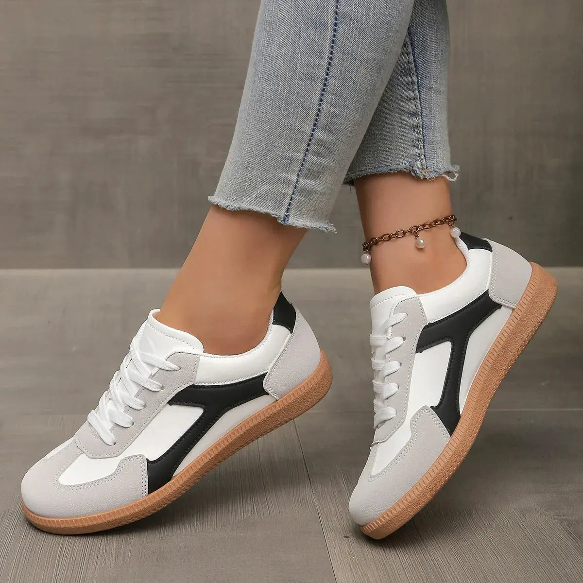 Livia | Lifestyle Sneakers – Vintage Leather Low-Top Shoes for Womena TARHUS Women's Shoes