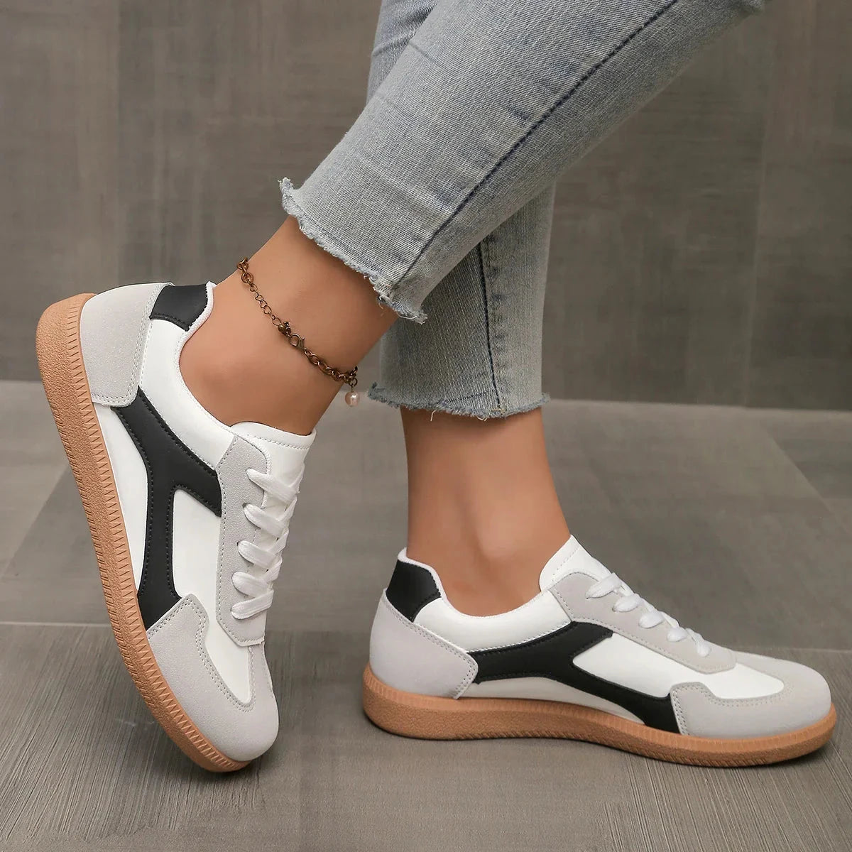 Livia | Lifestyle Sneakers – Vintage Leather Low-Top Shoes for Womena TARHUS