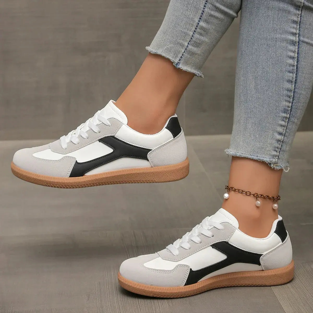Livia | Lifestyle Sneakers – Vintage Leather Low-Top Shoes for Womena TARHUS Women's Shoes
