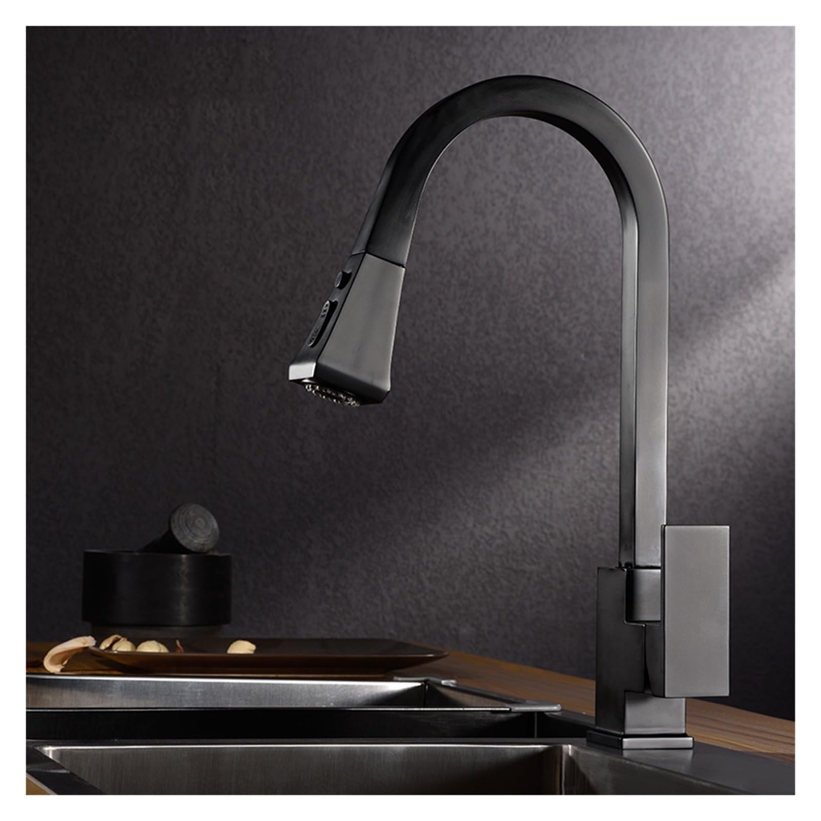 360° Swivel Pull-Out Kitchen Faucet In Black