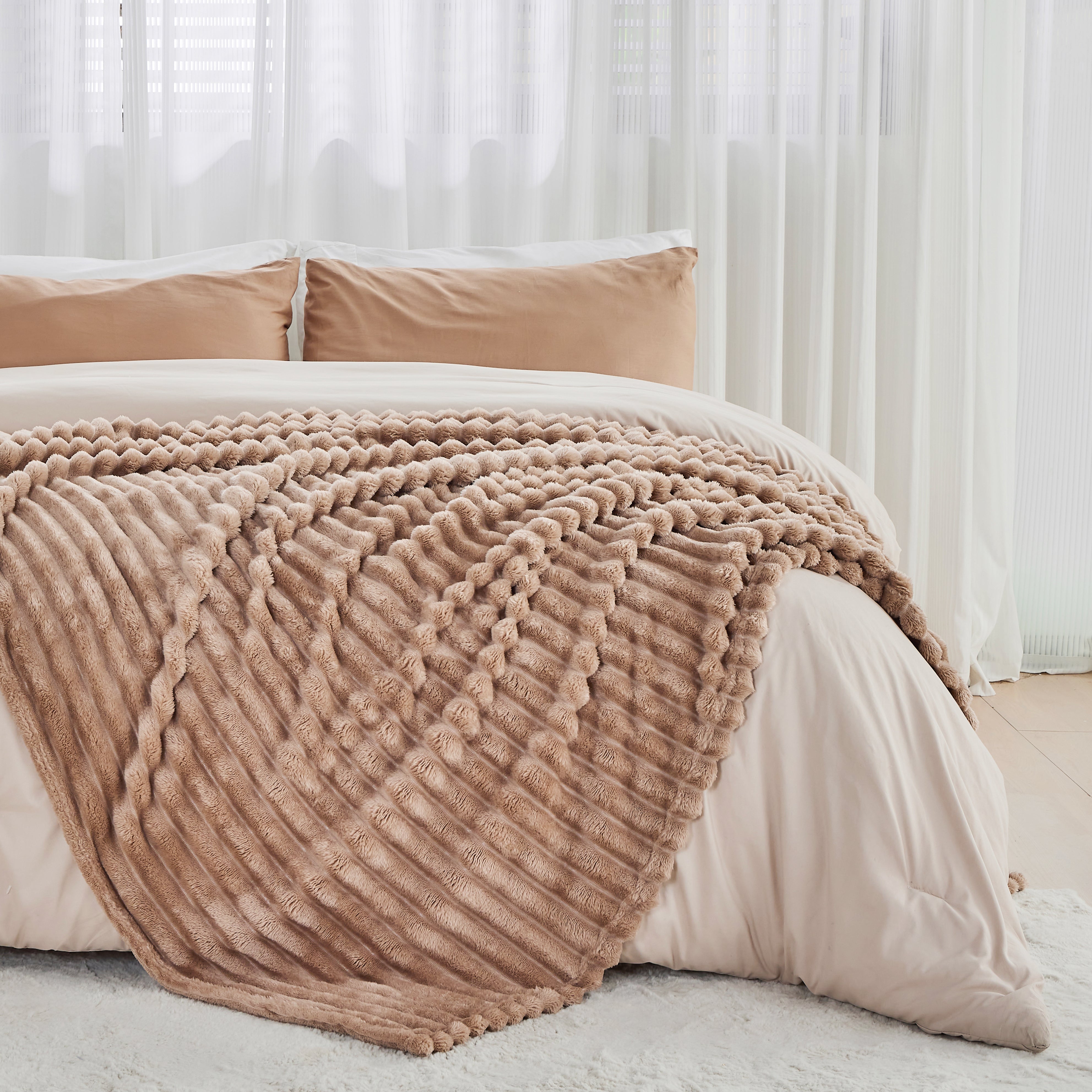 The Fleece Blanket – Ultra-Soft Plush Throw for Bed, Couch & Travel - TARHUS