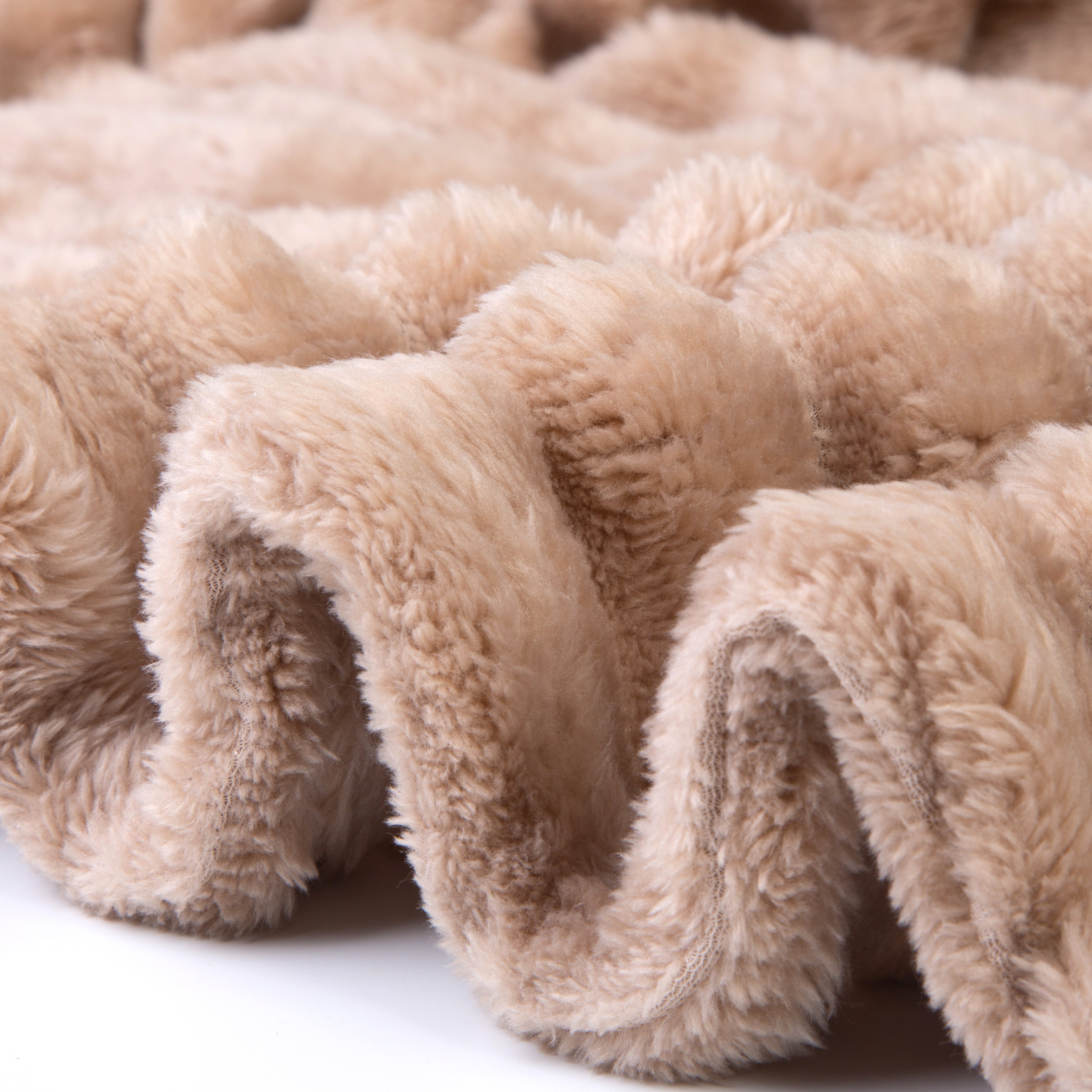 The Fleece Blanket – Ultra-Soft Plush Throw for Bed, Couch & Travel - TARHUS
