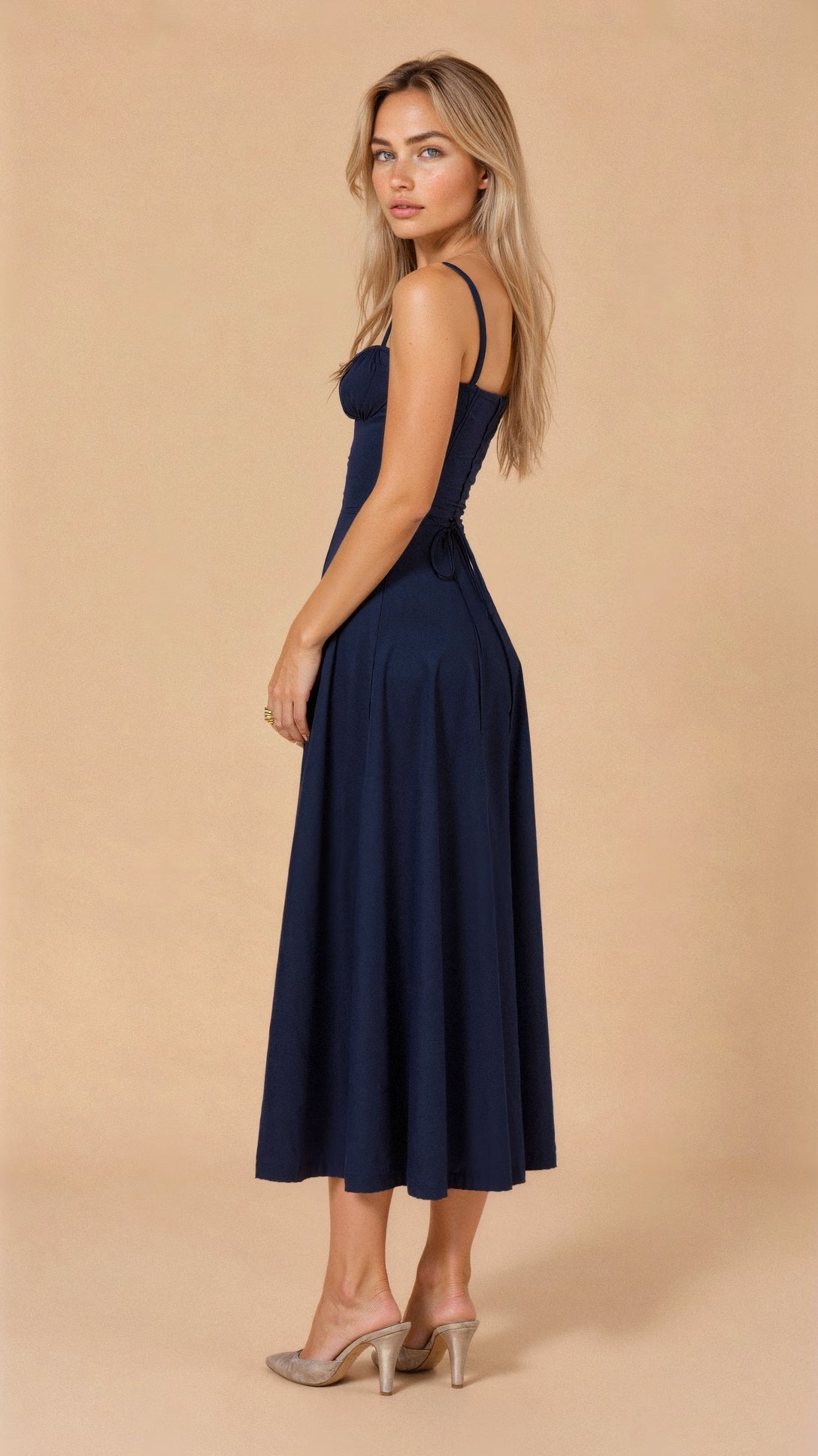 Charlotte's Midi Dress with Sweetheart Neckline and Floral Pattern - TARHUS