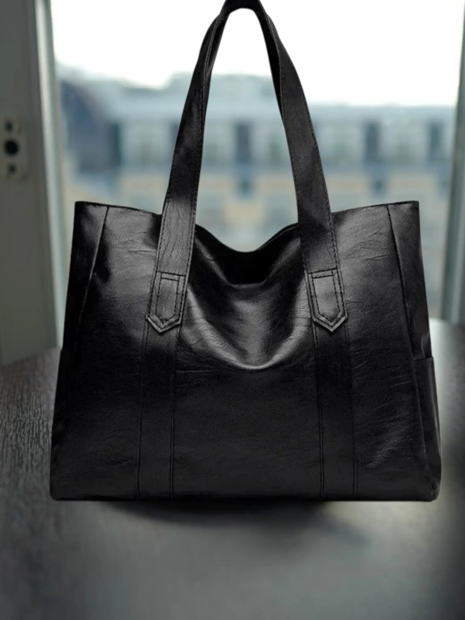 Nora | Minimalist Luxury Shoulder Bag in Soft Leather with Spacious Interior - TARHUS