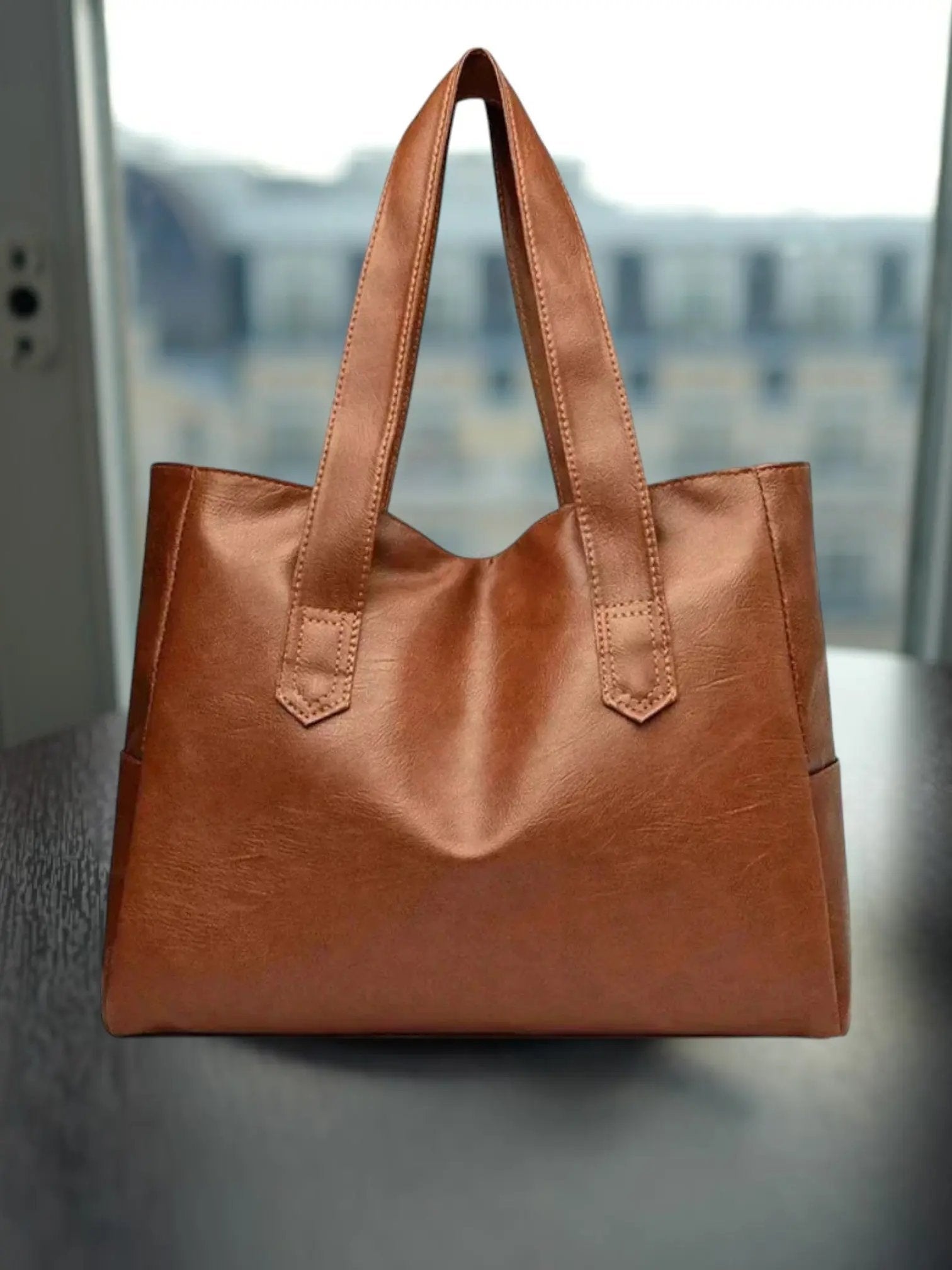 Nora | Minimalist Luxury Shoulder Bag in Soft Leather with Spacious Interior - TARHUS