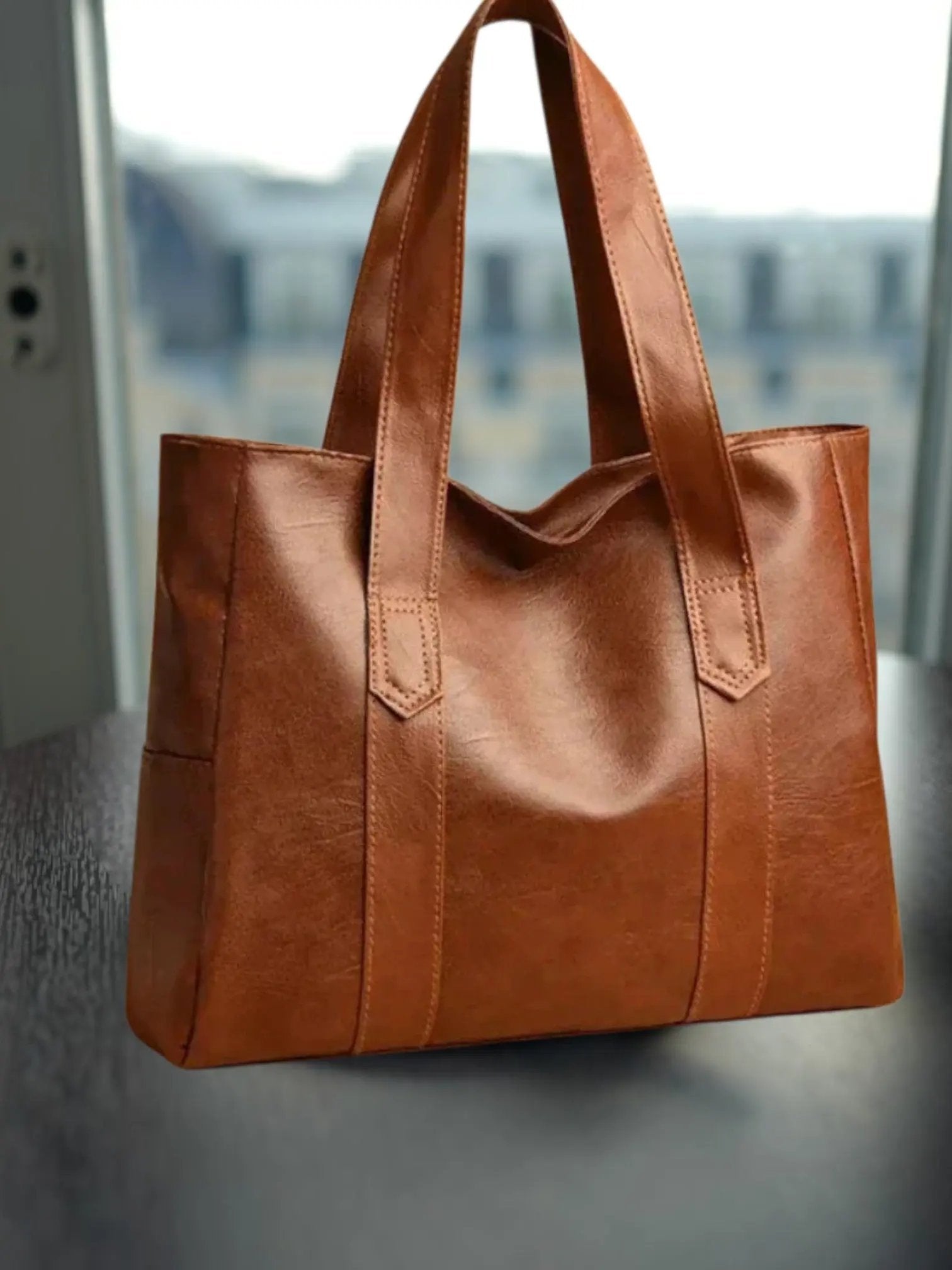 Nora | Minimalist Luxury Shoulder Bag in Soft Leather with Spacious Interior - TARHUS