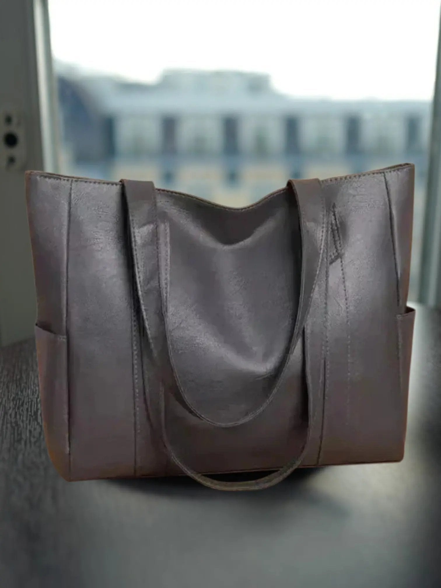 Nora | Minimalist Luxury Shoulder Bag in Soft Leather with Spacious Interior - TARHUS