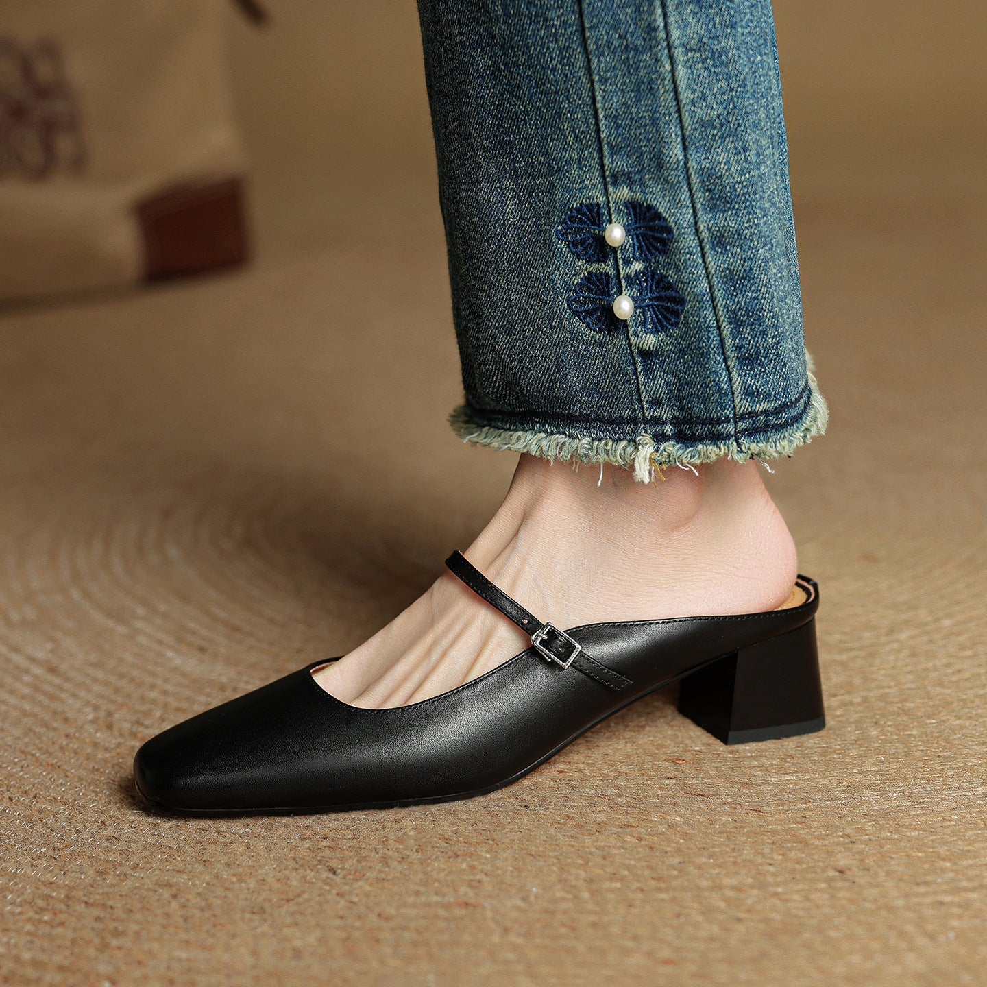Leather Mules – Minimal Elegance with Everyday Comfort TARHUS