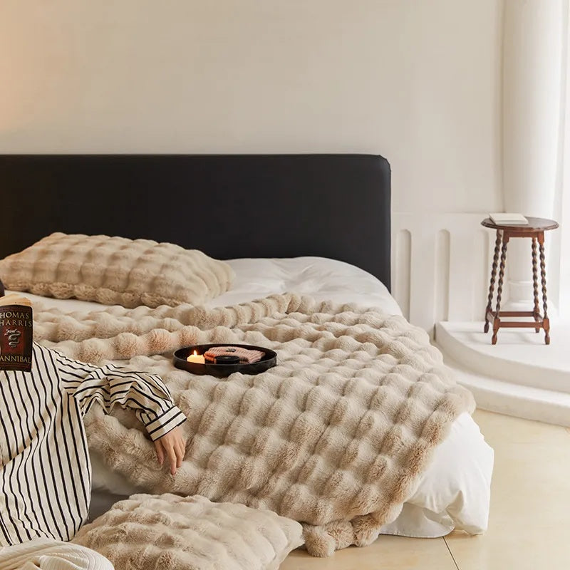 RABBIT FAUX-FUR BLANKET - TARHUS