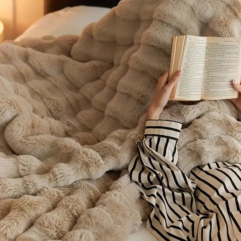 RABBIT FAUX-FUR BLANKET - TARHUS