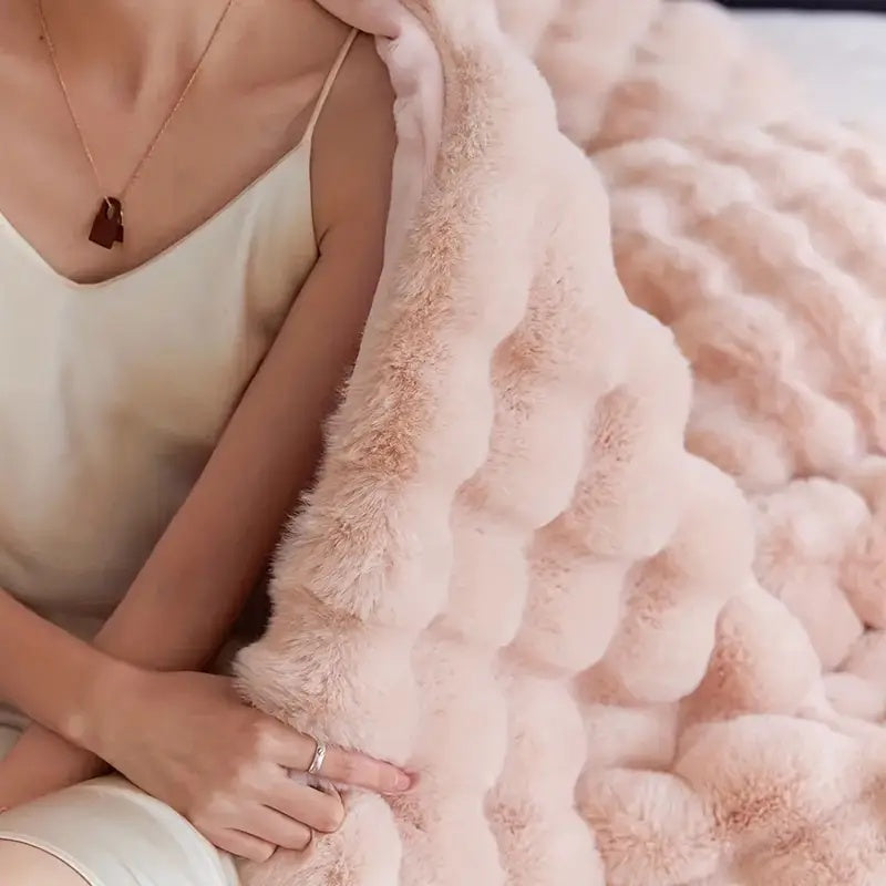 RABBIT FAUX-FUR BLANKET - TARHUS