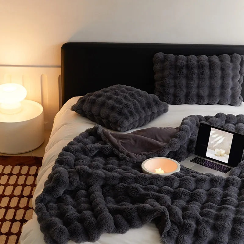 RABBIT FAUX-FUR BLANKET - TARHUS