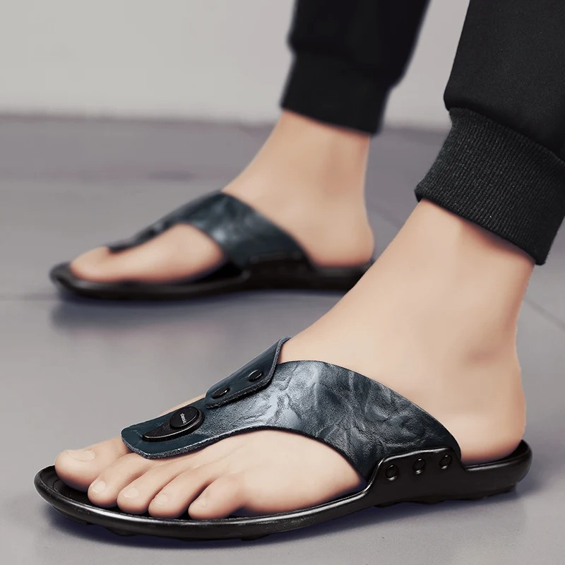 Arvento | Italian Leather Slides – Rivet Detail with Anti-Slip Comfort Sole TARHUS