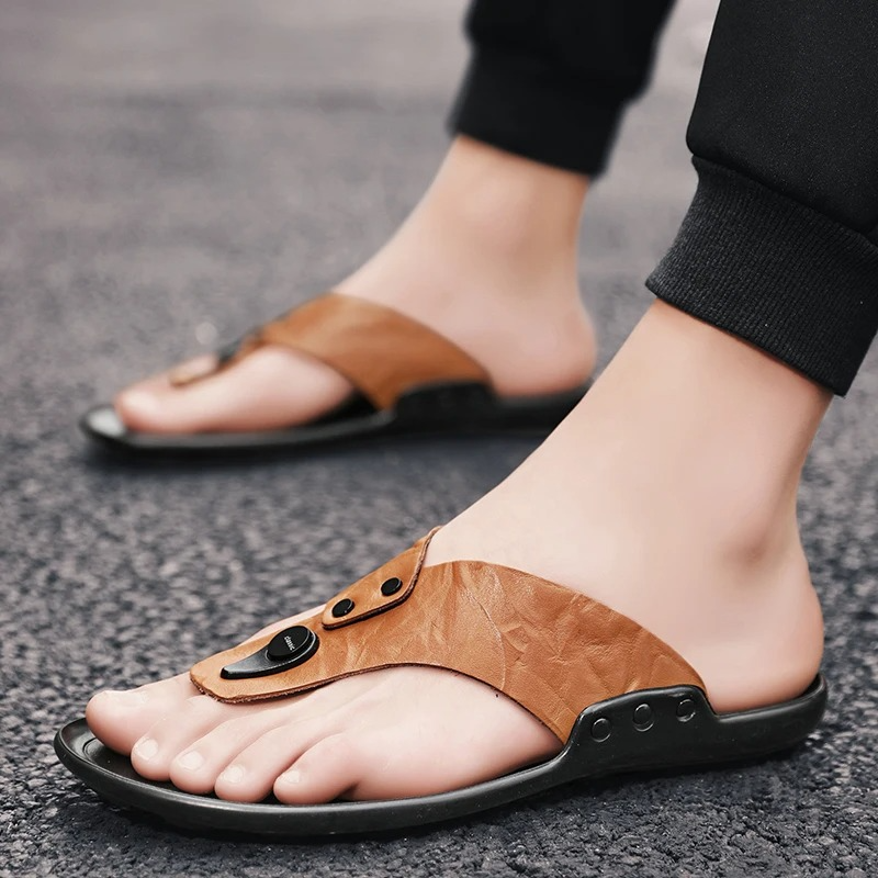 Arvento | Italian Leather Slides – Rivet Detail with Anti-Slip Comfort Sole TARHUS