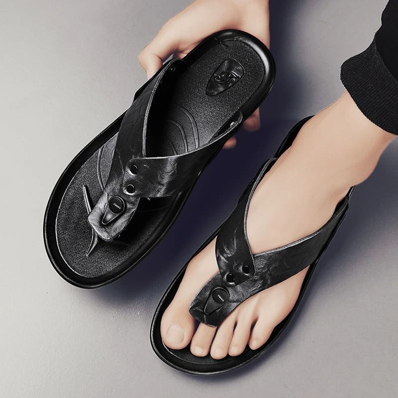Arvento | Italian Leather Slides – Rivet Detail with Anti-Slip Comfort Sole TARHUS