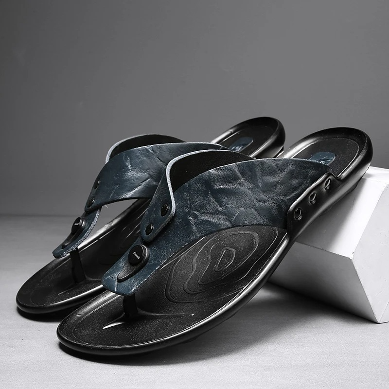 Arvento | Italian Leather Slides – Rivet Detail with Anti-Slip Comfort Sole TARHUS