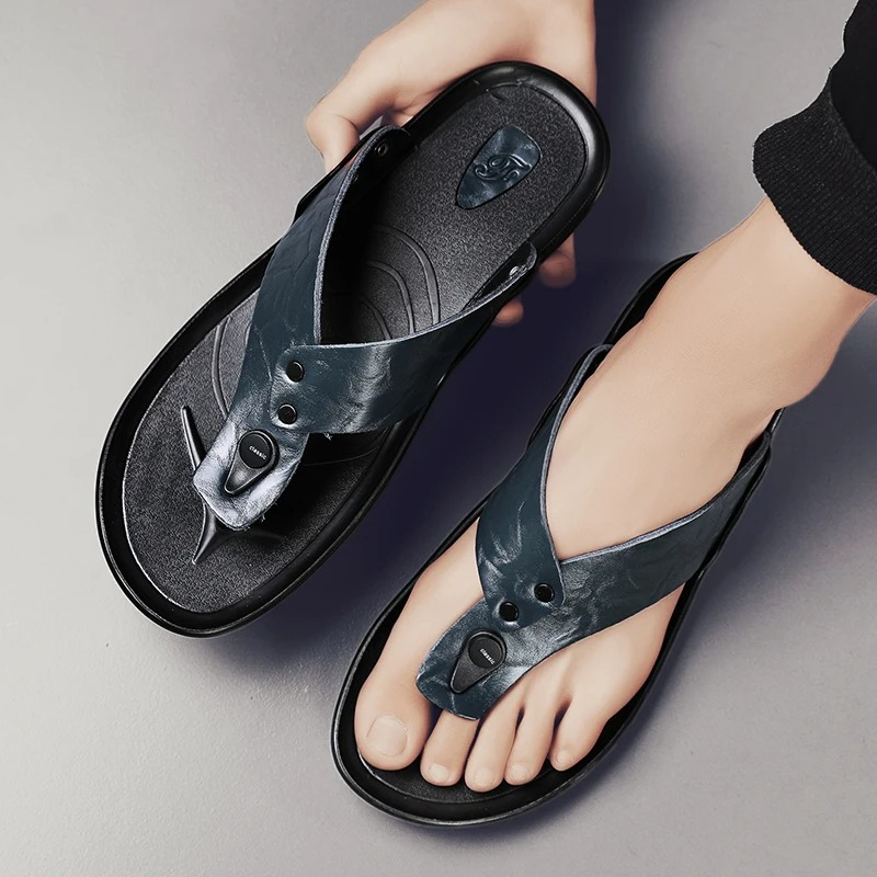 Arvento | Italian Leather Slides – Rivet Detail with Anti-Slip Comfort Sole TARHUS
