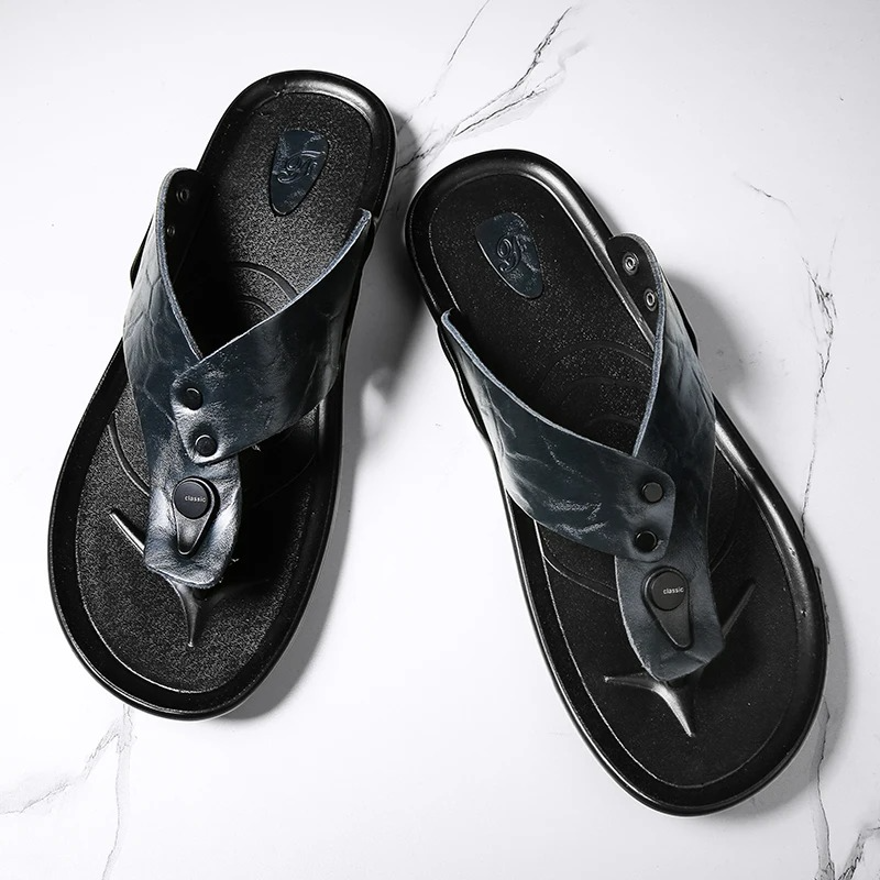 Arvento | Italian Leather Slides – Rivet Detail with Anti-Slip Comfort Sole TARHUS