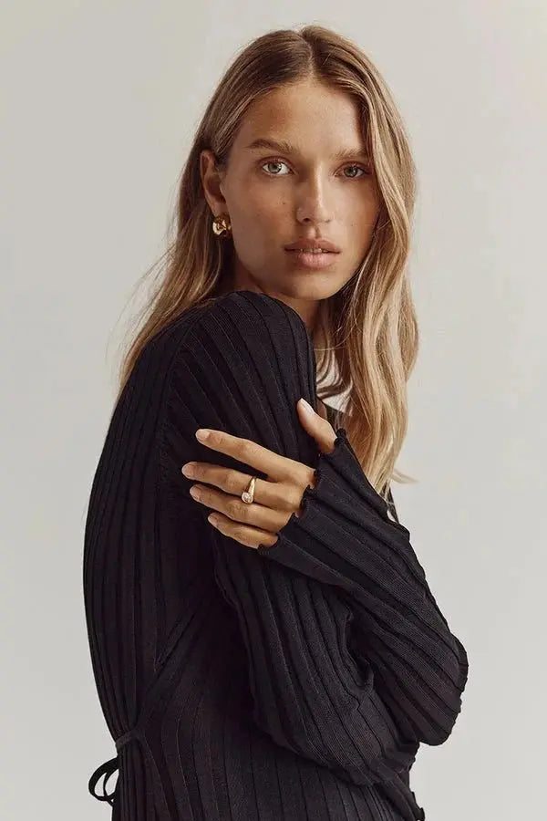 Giovanna - V-neck Knitted Dress with Sleeves - nubuso