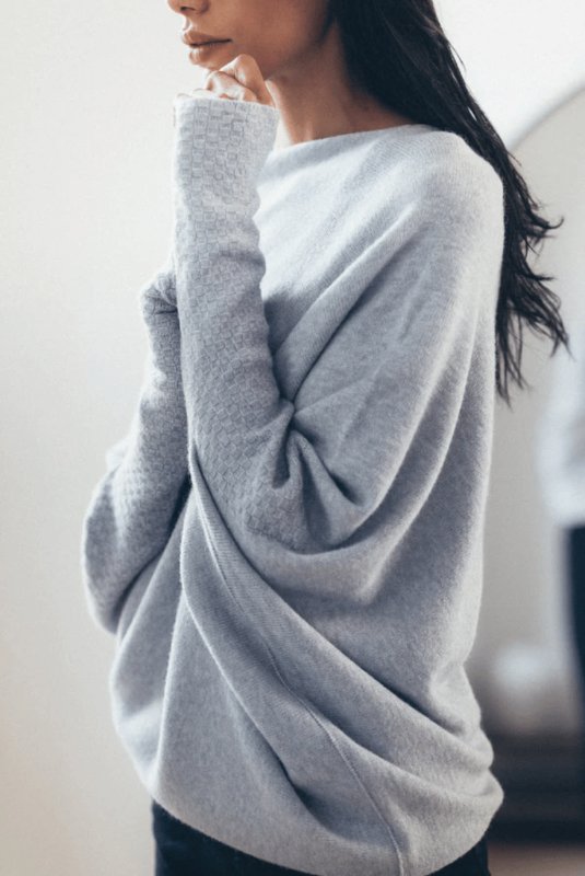 Unique Chic: Asymmetrical Pullover - nubuso