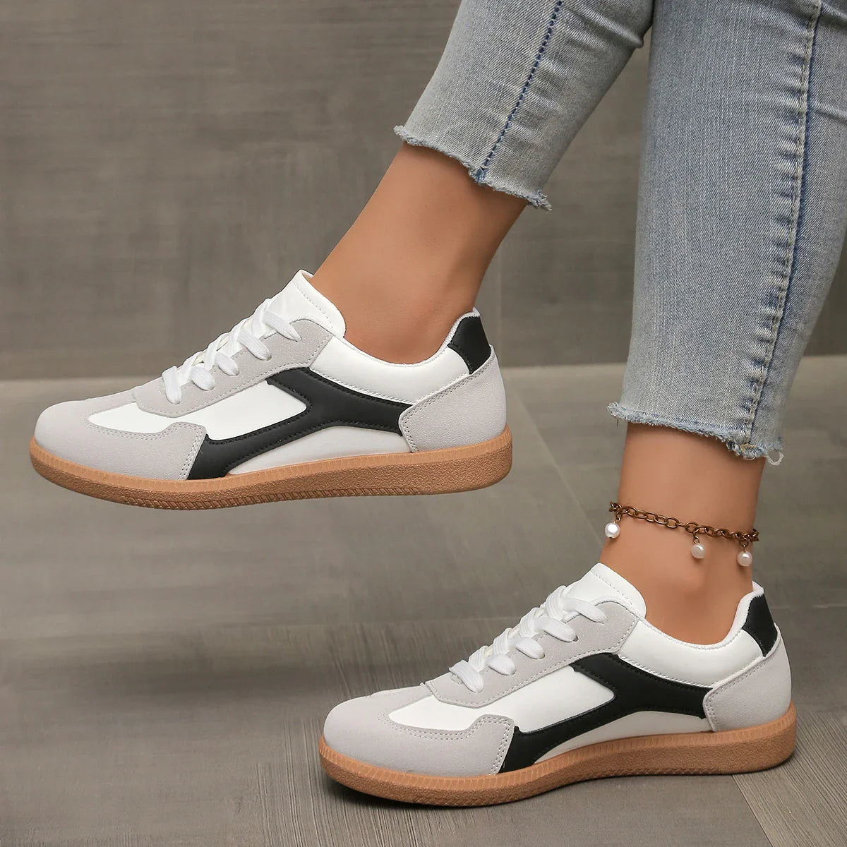 Livia | Lifestyle Sneakers – Vintage Leather Low-Top Shoes for Womena TARHUS