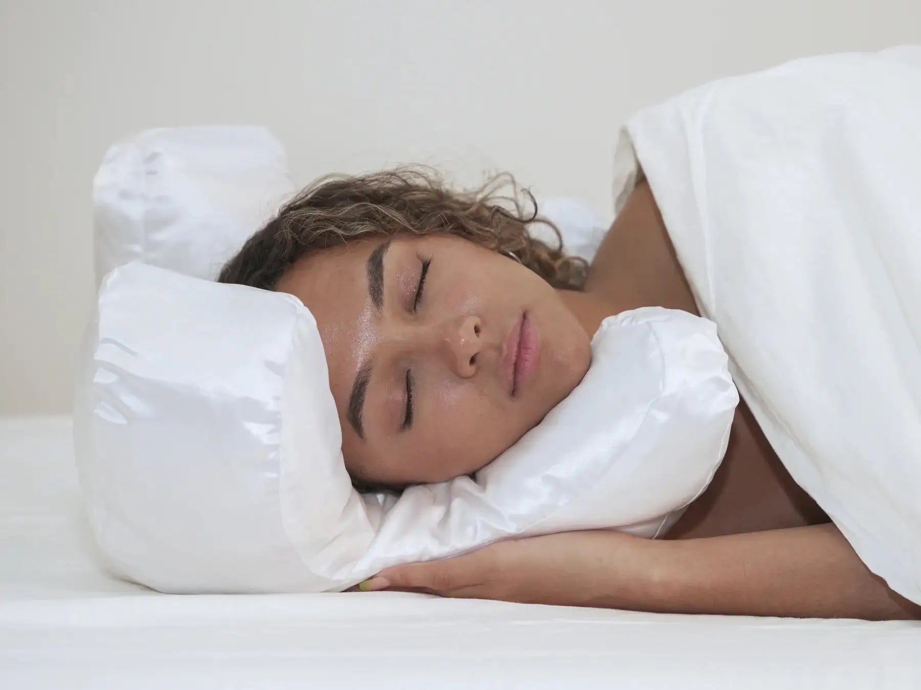 Tarhus - Face Pillow + Premium Satin Pillowcase