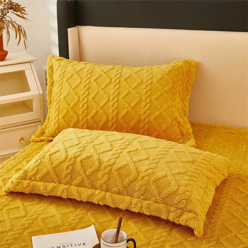 Velvetscape™ Fleece Bed Cover – Ultra-Soft Coral Fleece Blanket - TARHUS