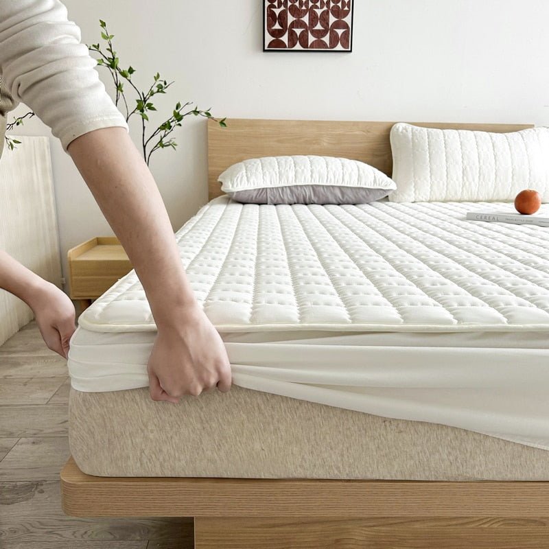 King Size Waterproof Mattress Protector, Soft and Breathable Mattress Cover for Ultimate Comfort TARHUS  Bedding
