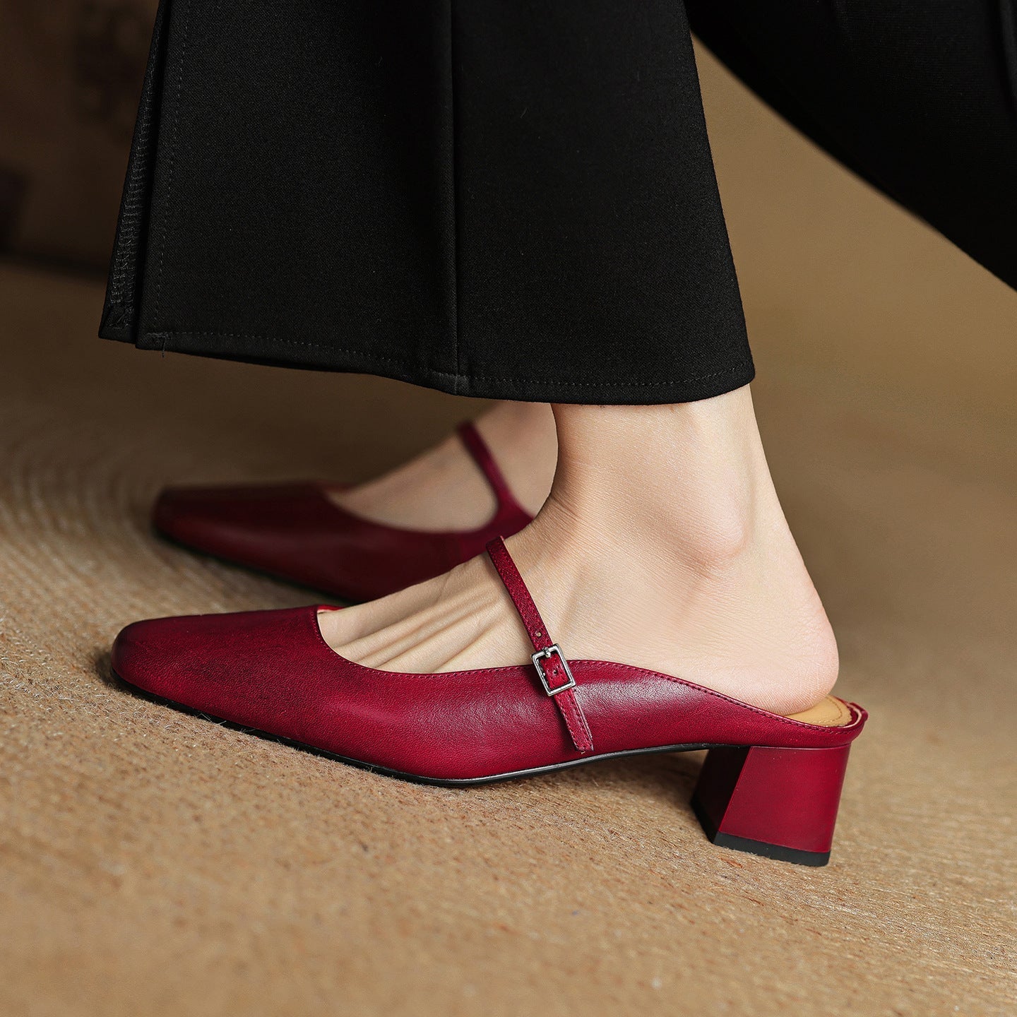 Leather Mules – Minimal Elegance with Everyday Comfort TARHUS