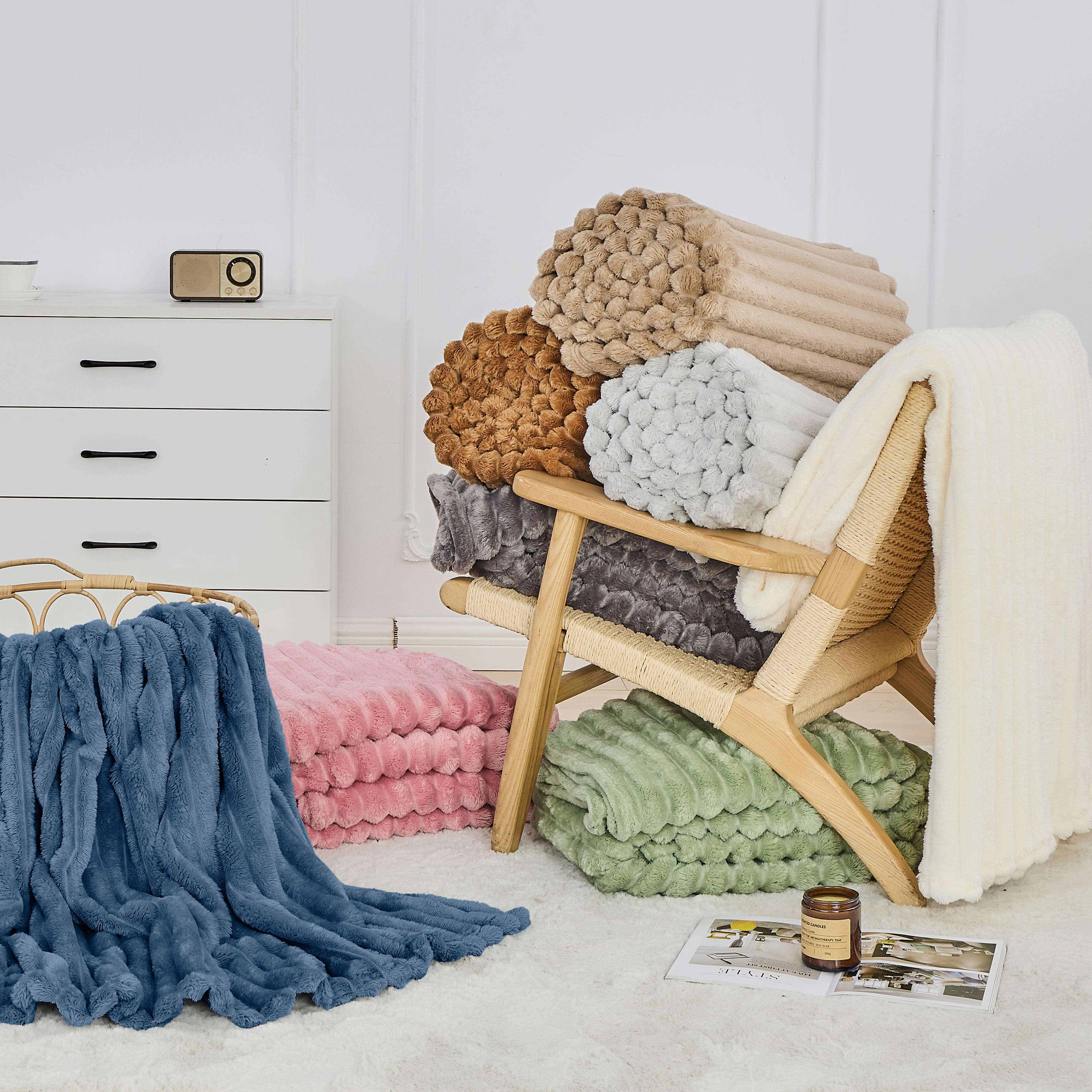 The Fleece Blanket – Ultra-Soft Plush Throw for Bed, Couch & Travel - TARHUS