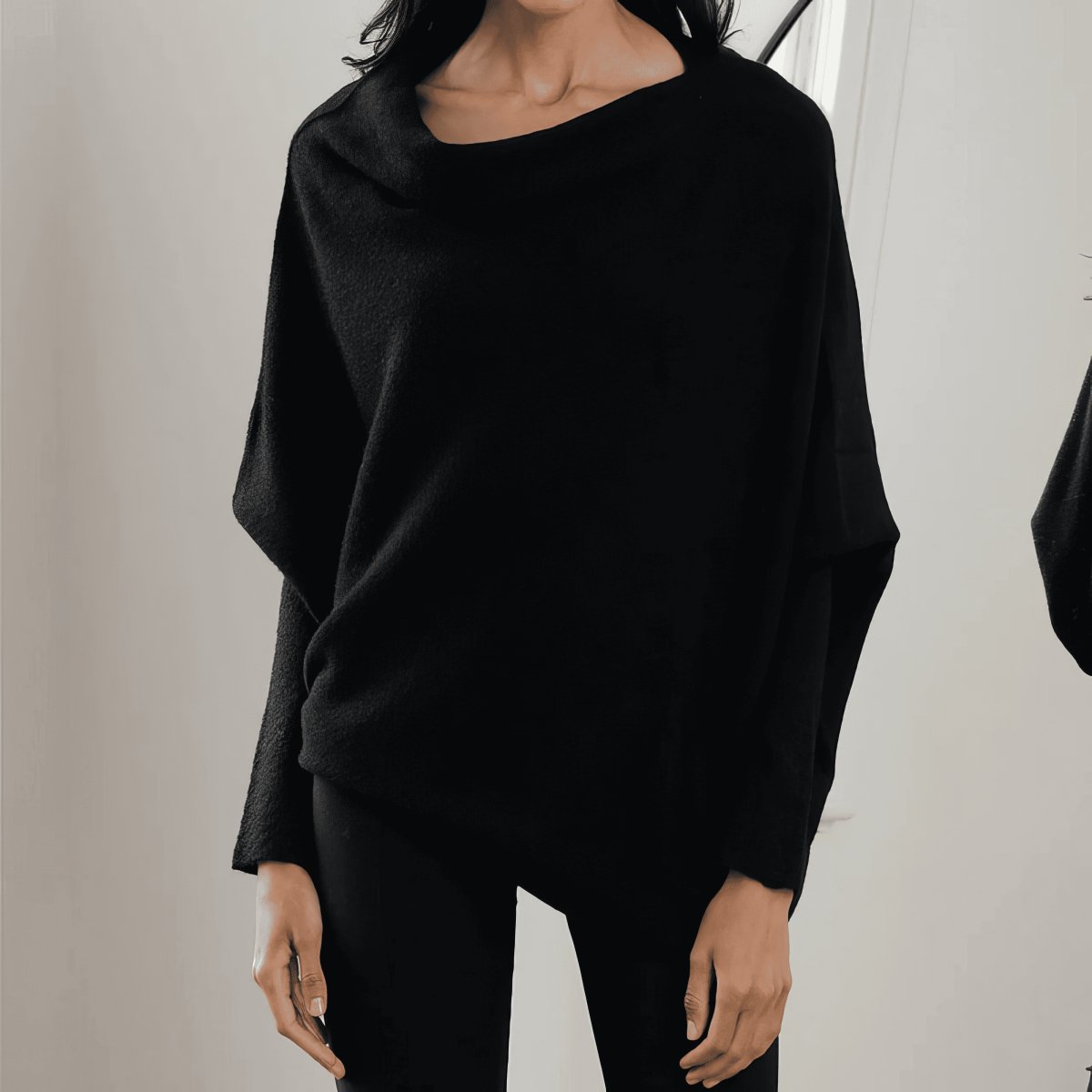 Unique Chic: Asymmetrical Pullover - nubuso